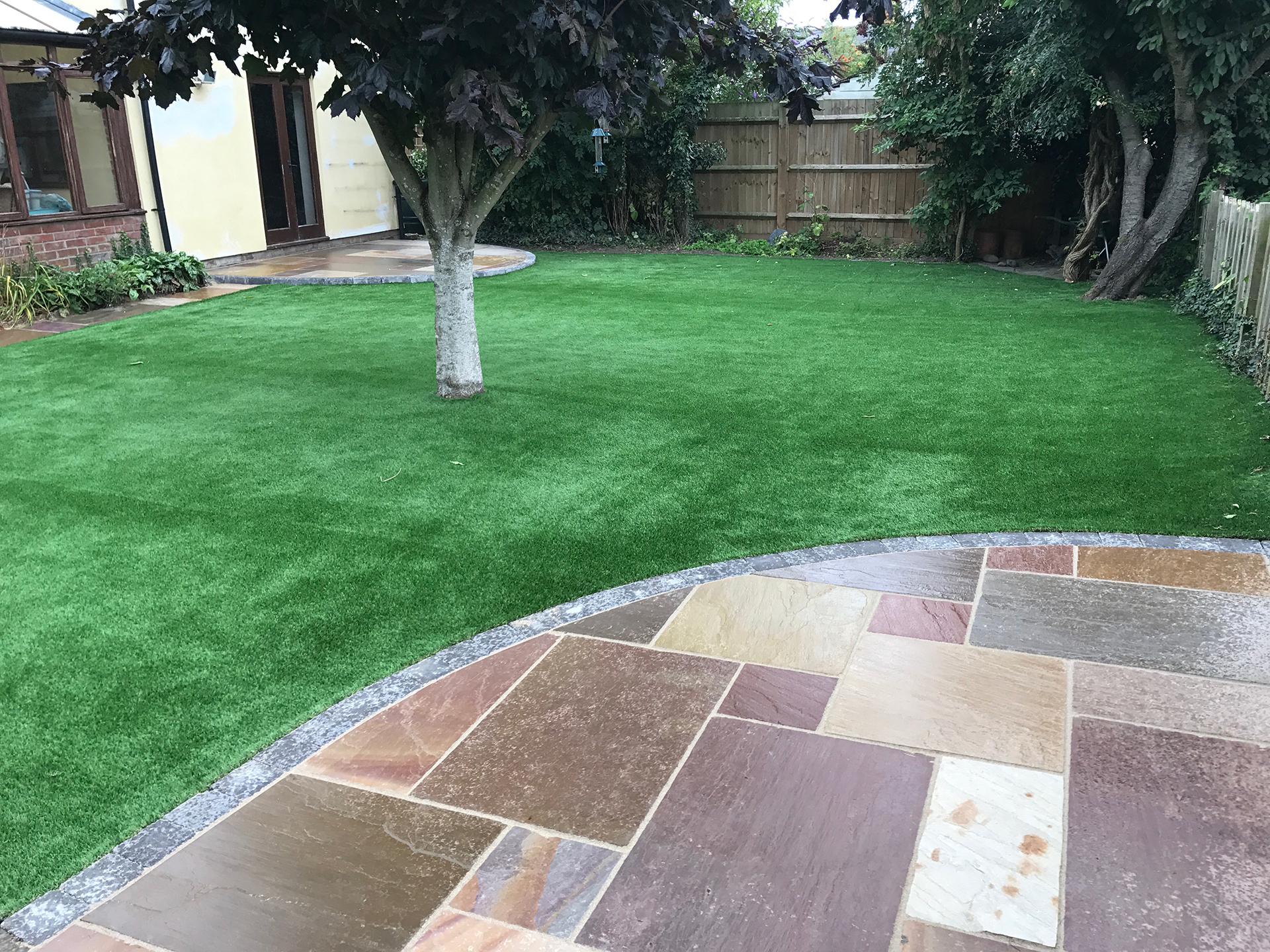 Brett-Forest-Glen-paving-with-artificial-lawn